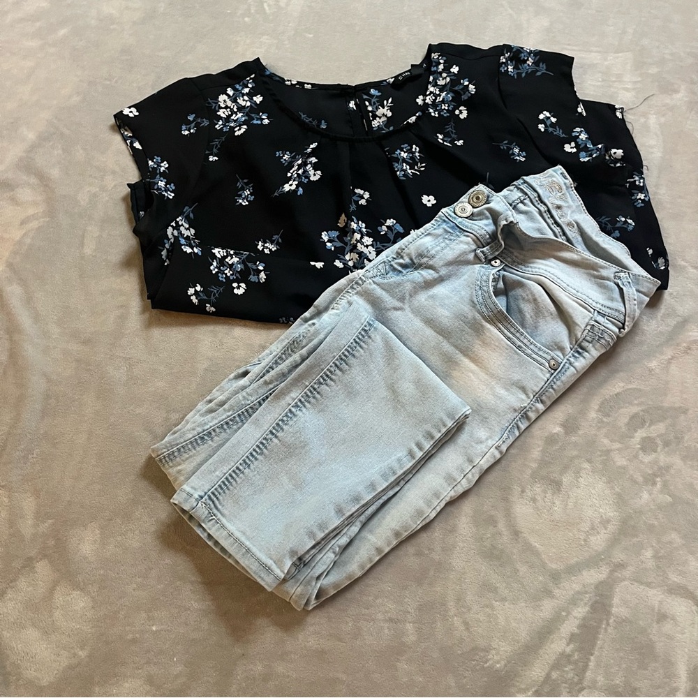 41 Hawthorn Black and Blue Other